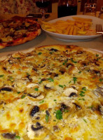 Pizzeria Moulin Rouge food