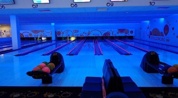 Royal Bowling inside