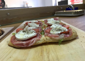 L'angolo Della Pizza food