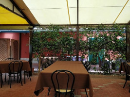 Trattoria Le Banchine inside