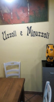 Uzzoli E Minuzzoli inside