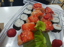 Wow Sushi Temakeria food