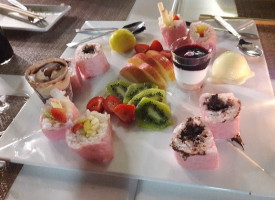 Wow Sushi Temakeria food