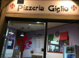 Pizzeria Gigilo inside