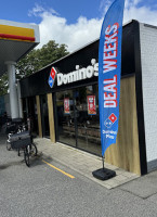 Domino's outside