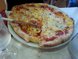 Pizzeria Christina food