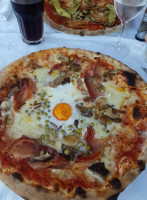 Pizzeria La Tradizione food