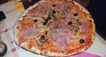 Pappa E Pizza food