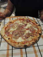 Pizzeria Giuliana food