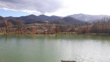 Due Laghi outside