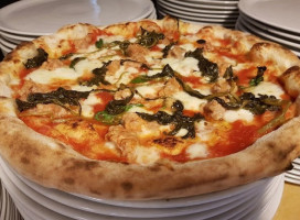 Pizzeria La Ruga food