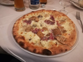 Santacroce Pizzeria food