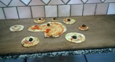 Happy Pizza food