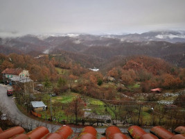 La Quercia outside