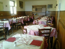 Trattoria Tremoto inside