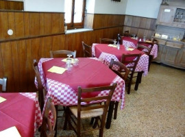 Trattoria Tremoto inside