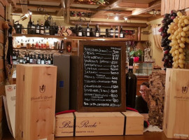 Vineria Caino food