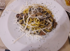 Pasta Da Leoni food