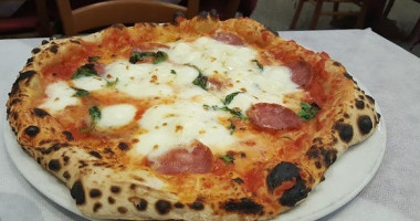 Pizzeria Partenope food