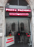 Pazzo Pachino outside