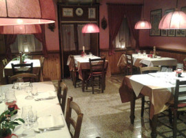 Trattoria Leon D'oro inside