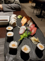 I-sushi food