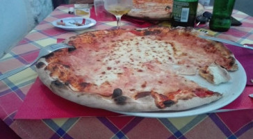 Pizzeria La Pineta food