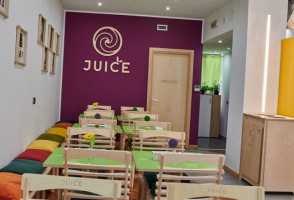 Juice Bio Bistrot Cafe inside