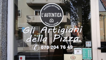 L'autentica Pizzeria outside