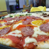 Max Pizzeria food