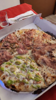 Pabo's Pizza food