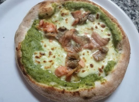 Turalva Pizzeria food