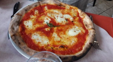 Pizzeria I Due Ponti food