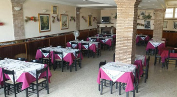 Pizzeria Crudelia inside