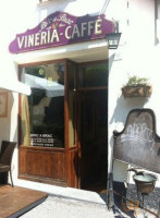 Vineria Bric A Brac outside