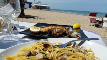 Vittoria Beach food