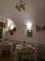 Taverna Del Castello Di Cretì P. Pietro inside