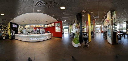 Mc Donald's inside