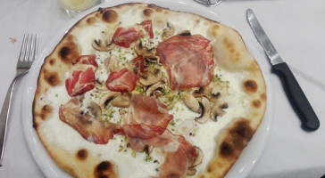 Pizzeria Le Arcate food