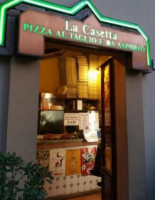 Pizzeria La Casetta outside