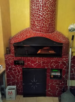 Montevicoli Pizzeria inside