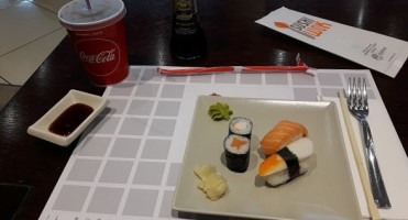 Sushi Wok food