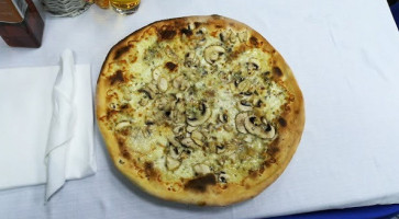 Pizzeria L'angolo food