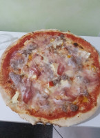 Pizzeria Fermati Qui food