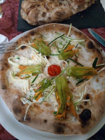 Pizzeria La Sorgente food