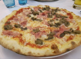 Pizzeria Ciao food