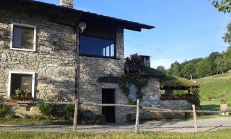 Rifugio La Maddalena outside