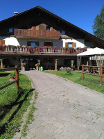 Rifugio Regole outside