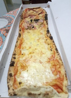 Mo Pizza food