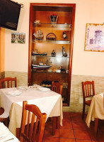 Trattoria Pescheria Friscemmange inside